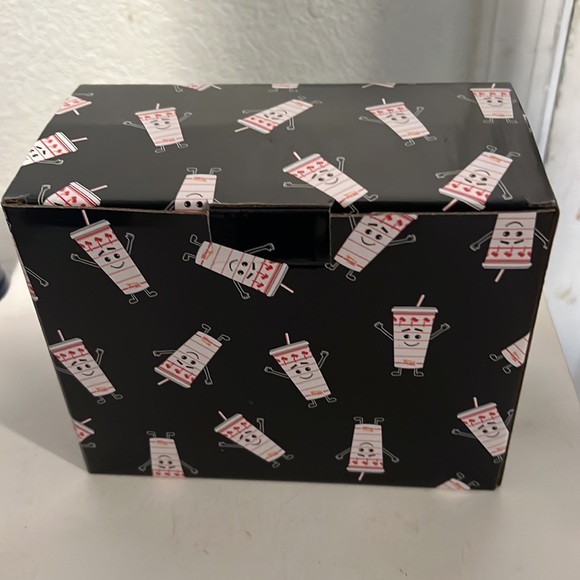 In n out waffle maker limited - Picture 1 of 3